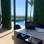 Stunning Studio/Ocean Views Pool